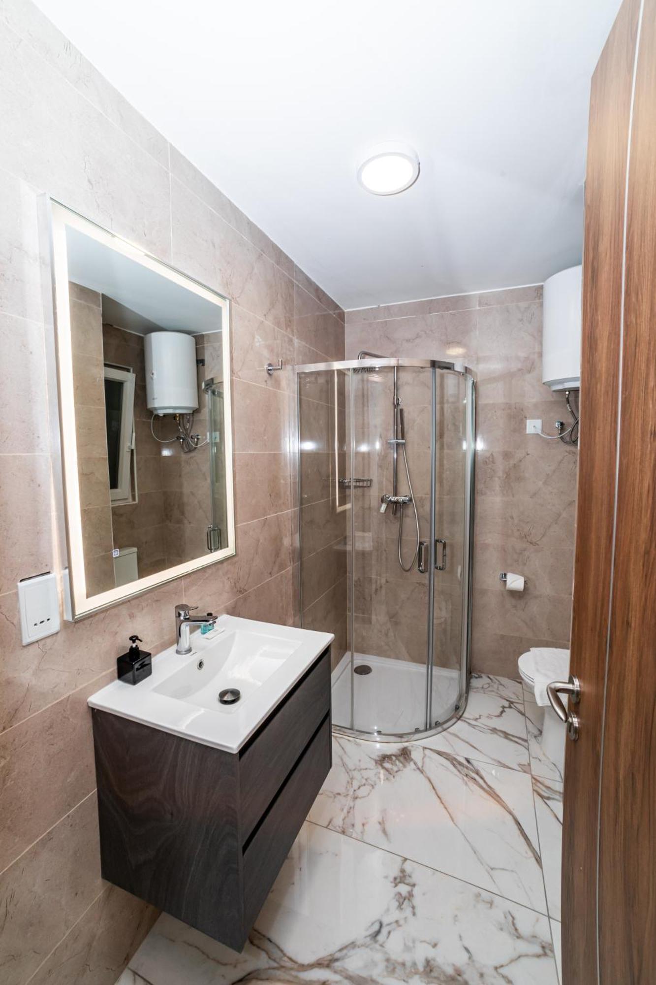 New, Stylish And Modern 1Br Apartment 세인트폴스베이 외부 사진