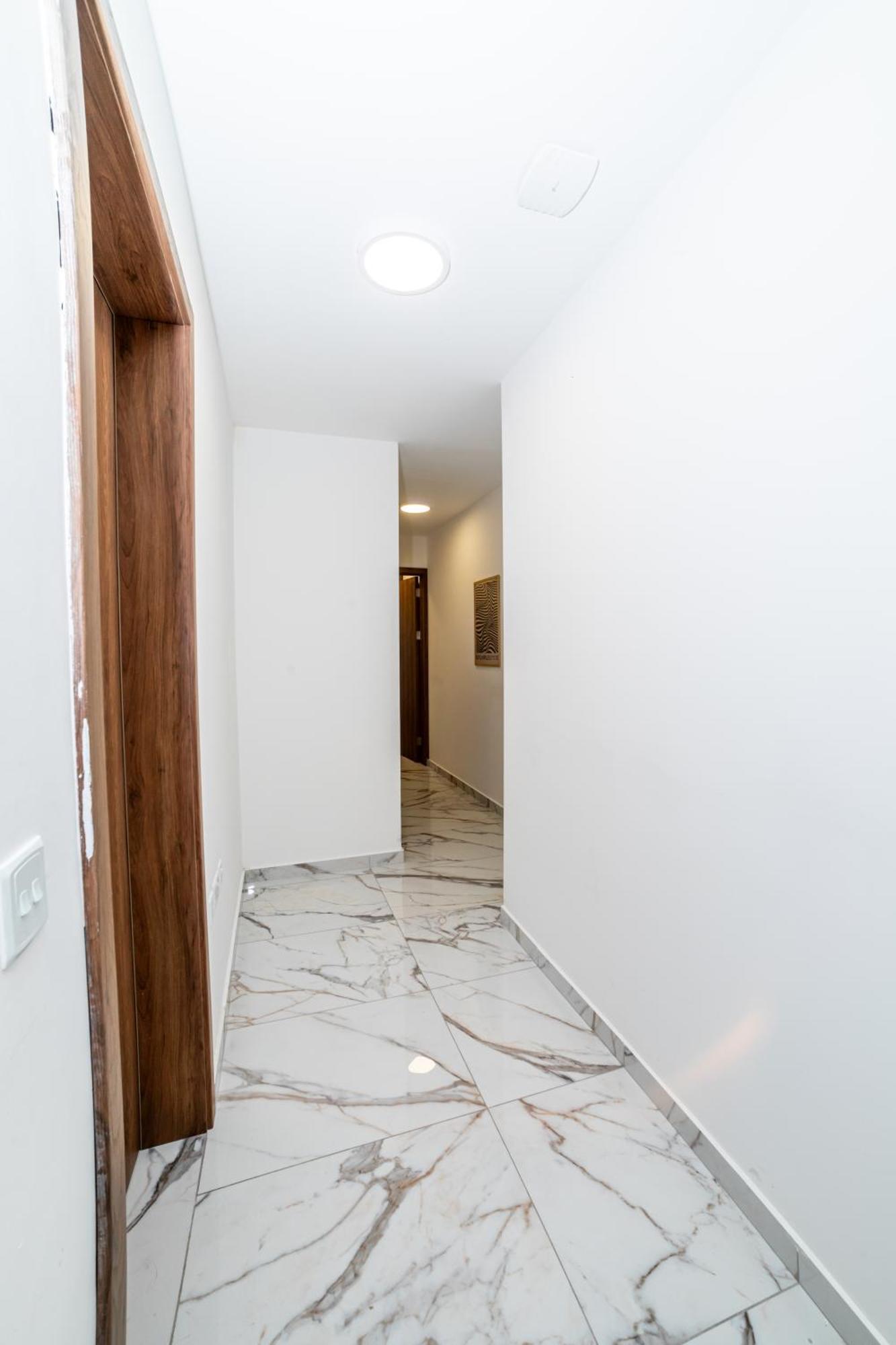 New, Stylish And Modern 1Br Apartment 세인트폴스베이 외부 사진